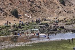 Image du Maroc Professionnelle de  Le barrage Oued El Makhazine, conçu pour le développement et  l'irrigation du périmètre du Loukkos. Ainsi les champs situés dans le triangle Ksar El Kébir, Larache, Moulay Bouselham profitent de cette infrastructure. Cette importante réalisation située sur El Oued Loukkos sert à la régularisation inter annuelle des débits tout en formant une protection contre les crues, au Jeudi 1er Septembre 2005 à cette datte le barrage dispose 309 Million de M3. (Photo / Abdeljalil Bounhar) 